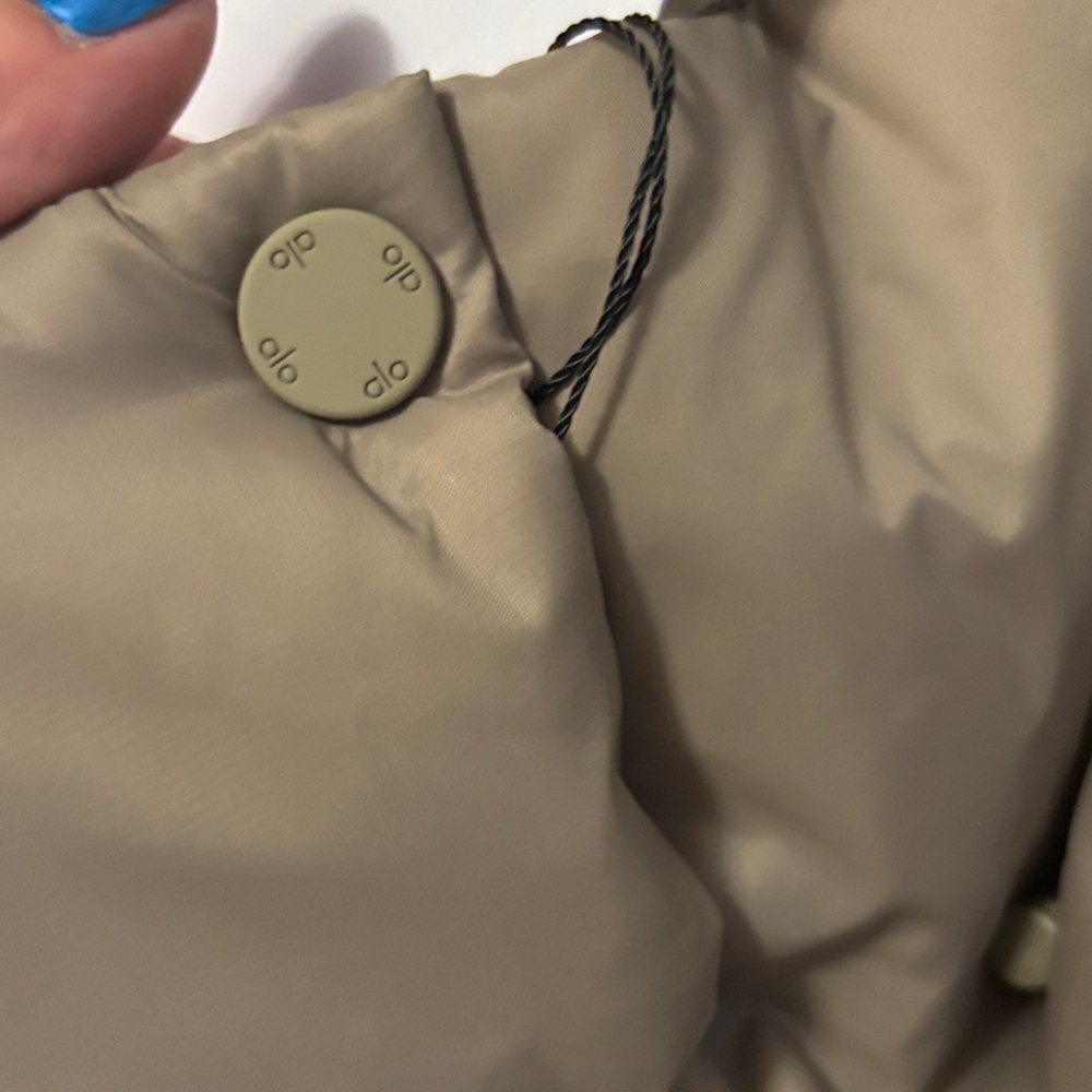 ALO Yoga Gold Rush Puffer Vest in Light Cocoa - Picture 3 of 5
